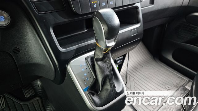 Hyundai Staria Cargo 3-Seater Modern 2022 — фото 9