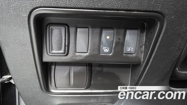 Renault Korea QM6 Diesel 2WD RE Signature 2017 — фото 32