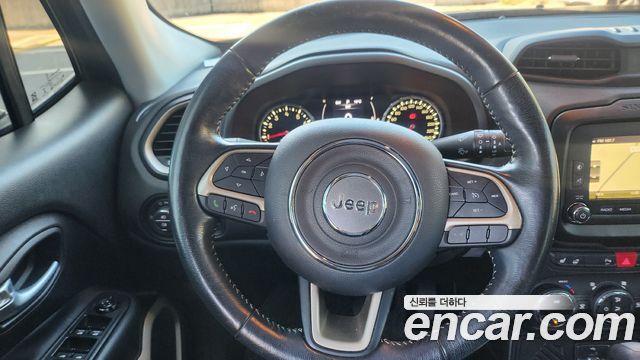 Jeep Renegade 2.4 Longitude High 2017 — фото 6
