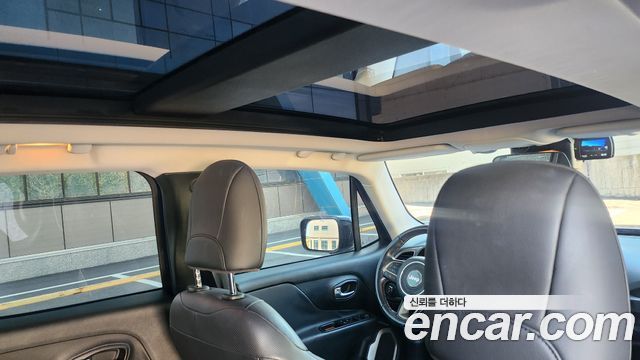 Jeep Renegade 2.4 Longitude High 2017 — фото 20
