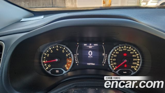 Jeep Renegade 2.4 Longitude High 2017 — фото 21