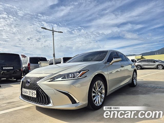 Lexus ES300h (VII) Luxury Plus 2019 — фото 3