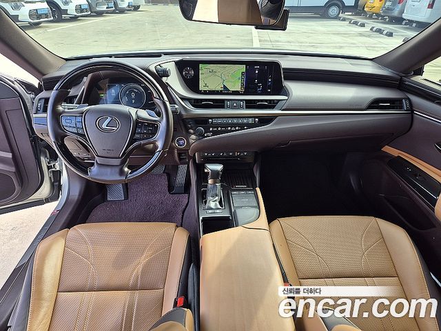 Lexus ES300h (VII) Luxury Plus 2019 — фото 9