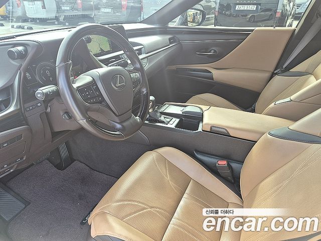 Lexus ES300h (VII) Luxury Plus 2019 — фото 10