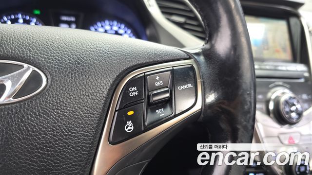 Hyundai Grandeur (HG) HG240 Luxury 2012 — фото 17
