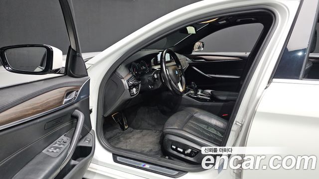 BMW 5 Series (G30) 530i xDrive M Sport Package Plus 2018 — фото 10
