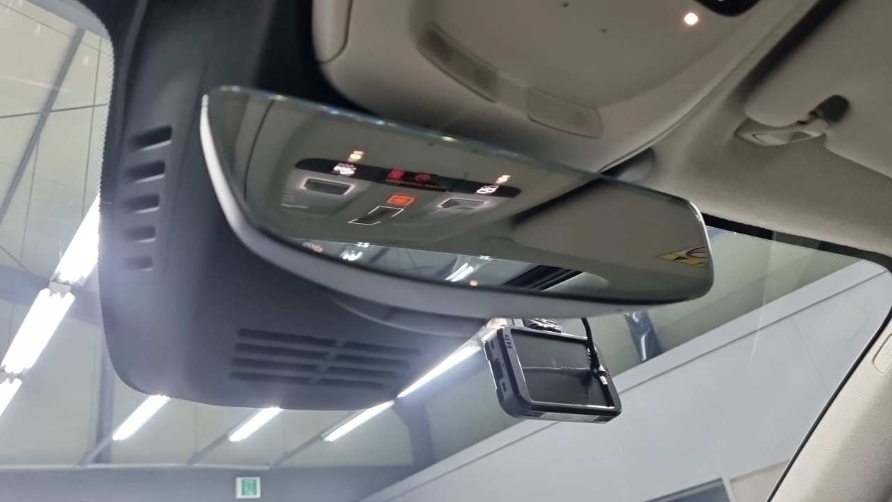 Volvo XC40 B4 Ultimate Bright 2023 — фото 20