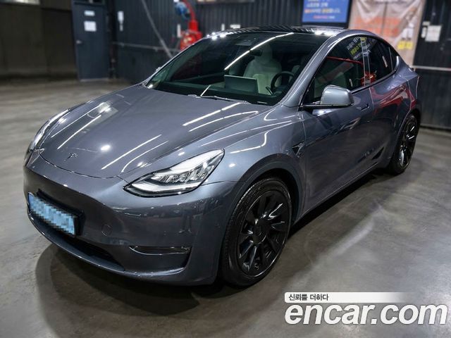 Tesla Model Y Standard Range RWD