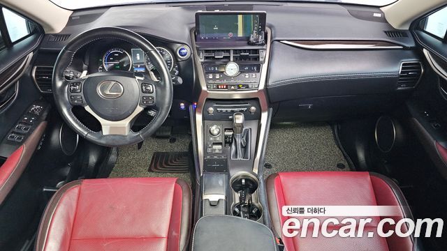 Lexus NX300h Executive 2019 — фото 7