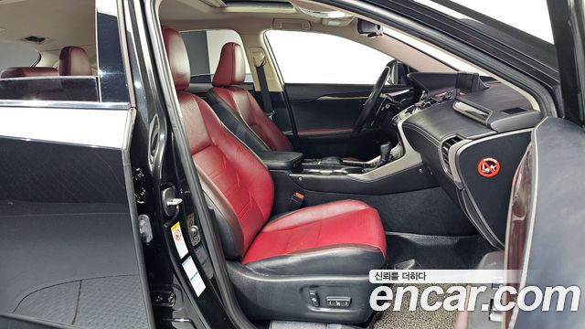 Lexus NX300h Executive 2019 — фото 12
