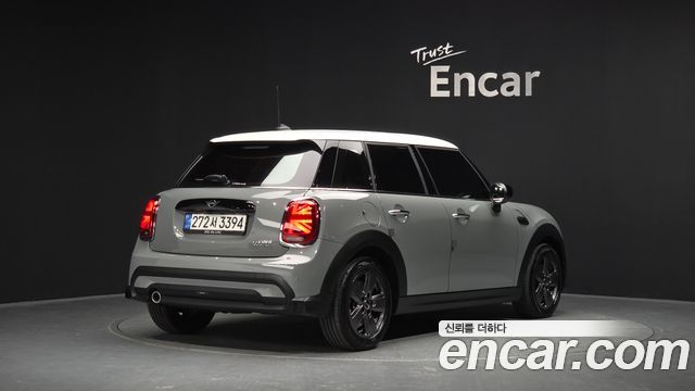 MINI Cooper 5Door Classic Third Generation 2023 — фото 2