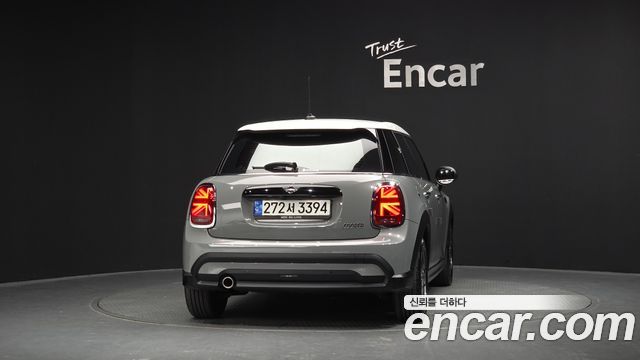 MINI Cooper 5Door Classic Third Generation 2023 — фото 4