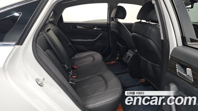 Hyundai Sonata (LF) 2.0 Smart 2015 — фото 12