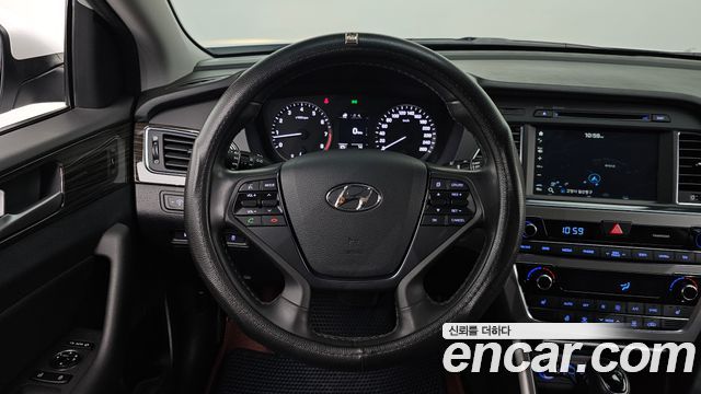 Hyundai Sonata (LF) 2.0 Smart 2015 — фото 13
