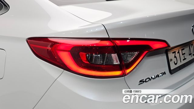 Hyundai Sonata (LF) 2.0 Smart 2015 — фото 23