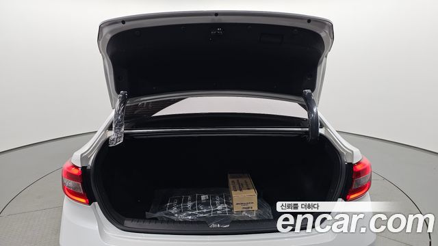 Hyundai Sonata (LF) 2.0 Smart 2015 — фото 31
