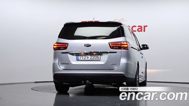 Kia Carnival Gasoline 11-Seater Prestige 2020 — фото 4
