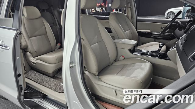 Kia Carnival Gasoline 11-Seater Prestige 2020 — фото 11