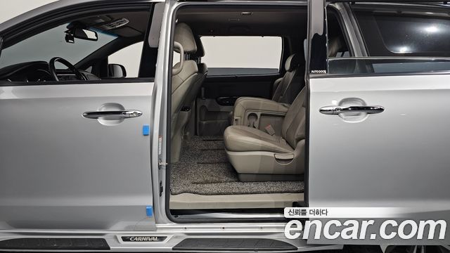Kia Carnival Gasoline 11-Seater Prestige 2020 — фото 26