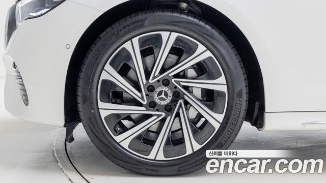 Mercedes-Benz E-Class (W214) E300 4MATIC Exclusive 2026 — фото 5