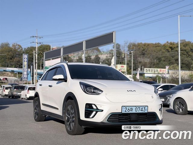 Kia Niro EV Noblesse 2022 — фото 2