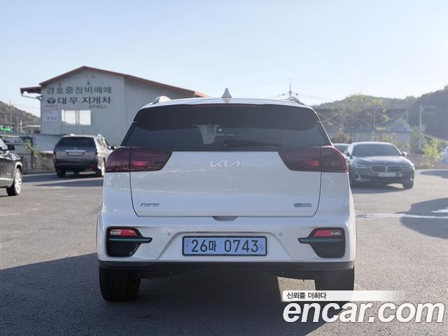 Kia Niro EV Noblesse 2022 — фото 4