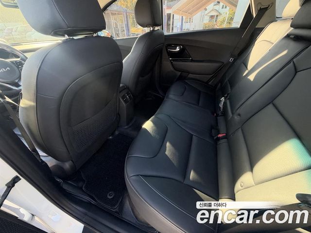 Kia Niro EV Noblesse 2022 — фото 8