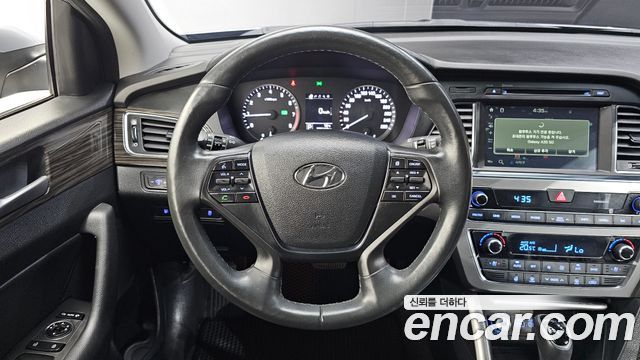 Hyundai Sonata (LF) 2.0 Smart 2015 — фото 13