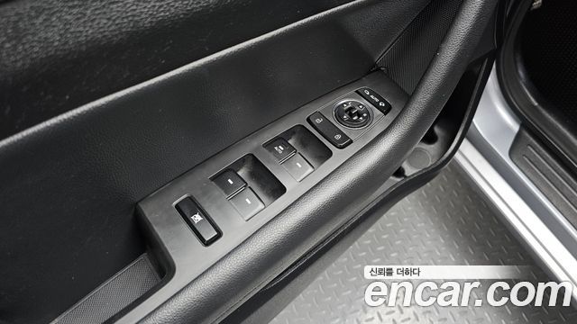Hyundai Sonata (LF) 2.0 Smart 2015 — фото 20