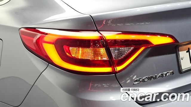 Hyundai Sonata (LF) 2.0 Smart 2015 — фото 23