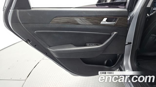 Hyundai Sonata (LF) 2.0 Smart 2015 — фото 25