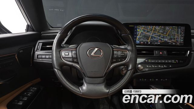 Lexus ES300h (VII) Executive 2025 — фото 14