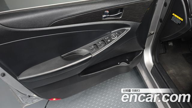 Hyundai Sonata The Brilliant CVVL Smart 2014 — фото 24