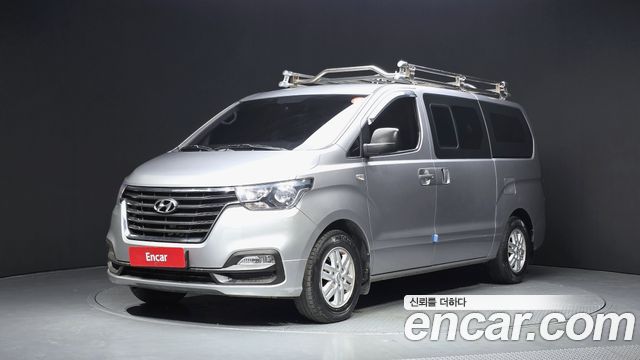 Hyundai Grand Starex Van 5-Seater Modern