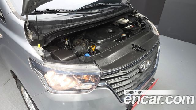 Hyundai Grand Starex Van 5-Seater Modern 2019 — фото 6