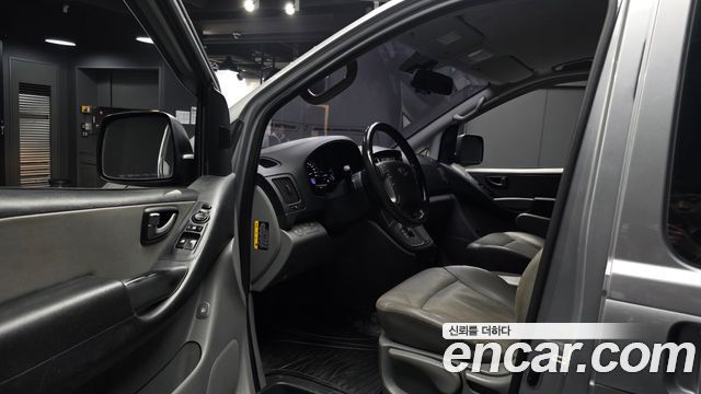 Hyundai Grand Starex Van 5-Seater Modern 2019 — фото 10