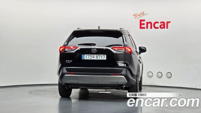 Toyota RAV4 (V) 2.5 4WD PHEV XSE 2025 — фото 4