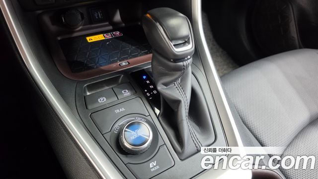 Toyota RAV4 (V) 2.5 4WD PHEV XSE 2025 — фото 9