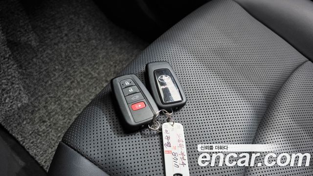 Toyota RAV4 (V) 2.5 4WD PHEV XSE 2025 — фото 15
