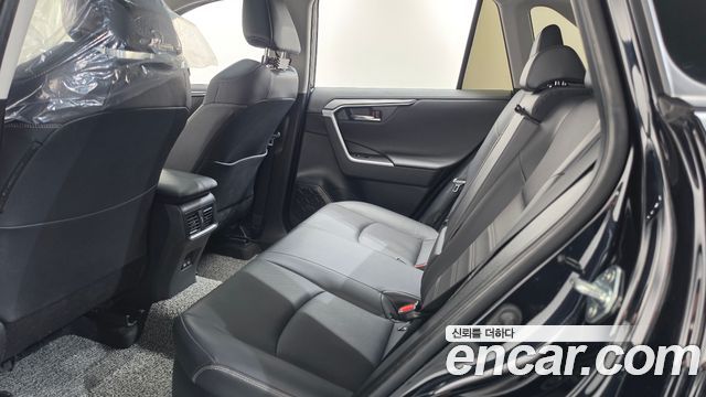 Toyota RAV4 (V) 2.5 4WD PHEV XSE 2025 — фото 19
