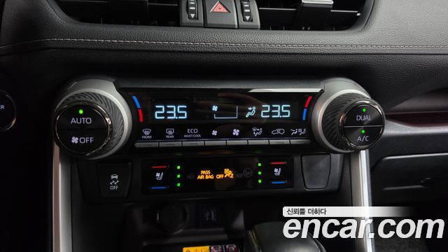 Toyota RAV4 (V) 2.5 4WD PHEV XSE 2025 — фото 31