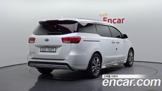 Kia Carnival 9-seater Prestige 2017 — фото 2