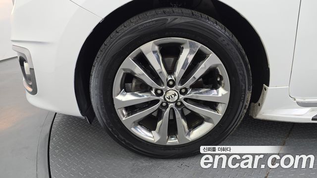 Kia Carnival 9-seater Prestige 2017 — фото 5
