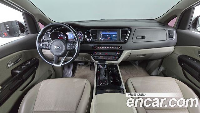 Kia Carnival 9-seater Prestige 2017 — фото 7