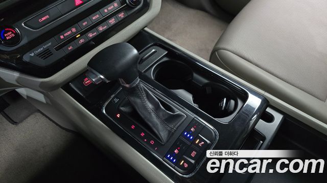 Kia Carnival 9-seater Prestige 2017 — фото 9