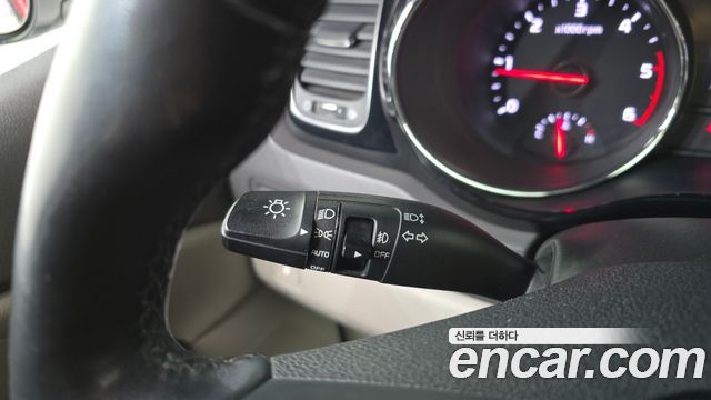 Kia Carnival 9-seater Prestige 2017 — фото 17