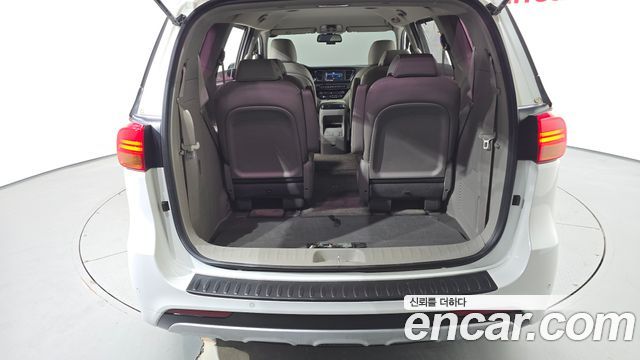 Kia Carnival 9-seater Prestige 2017 — фото 18