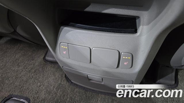 Kia Carnival 9-seater Prestige 2017 — фото 19