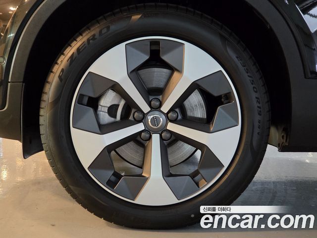 Volvo XC40 B4 Ultra Bright 2025 — фото 5