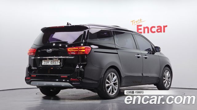 Kia Carnival 9-Seater Prstige 2019 — фото 2
